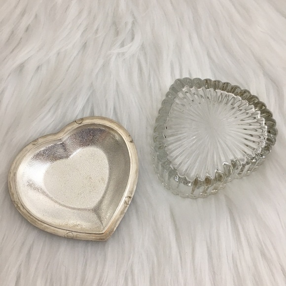 GIFTED
Crystal & Silver Heart Box - Picture 6 of 10